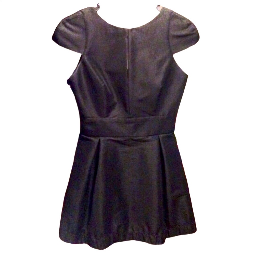 BLACK BACKLESS WONDER DRESS!